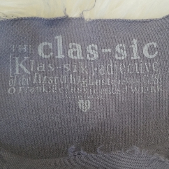 Klassic Clothing Co. Crop Sweatshirt - Picture 3 of 8